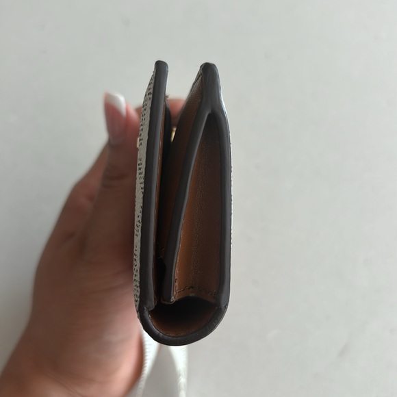 GUC Michael Kors Wallet - Picture 9 of 12